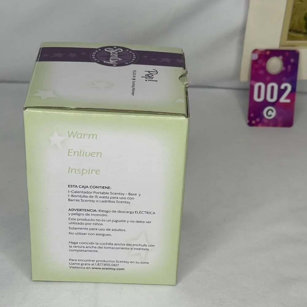 NIB POP Scentsy Plug-in Warmer Complete with Clean Breeze Scentsy Bar
